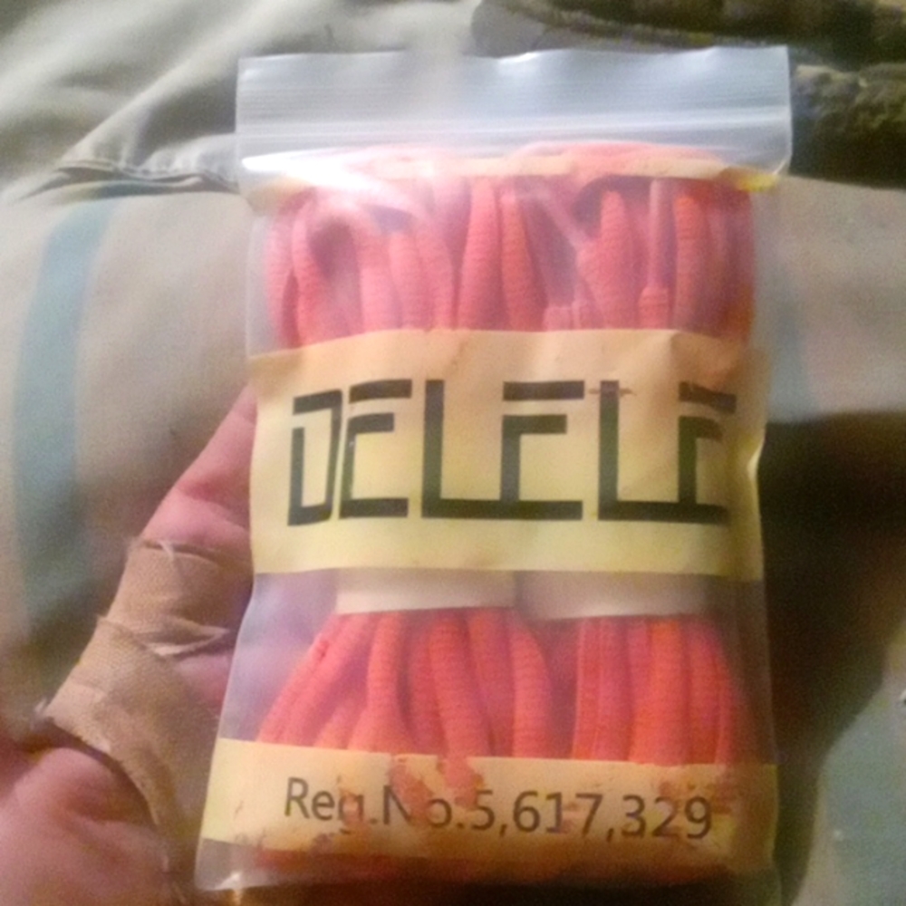 Delele shoe laces